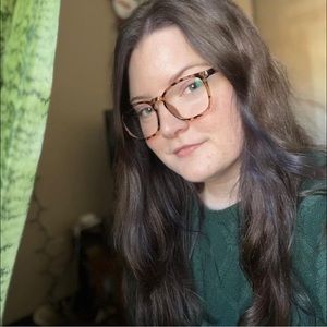 Meet your Posher, Abigail